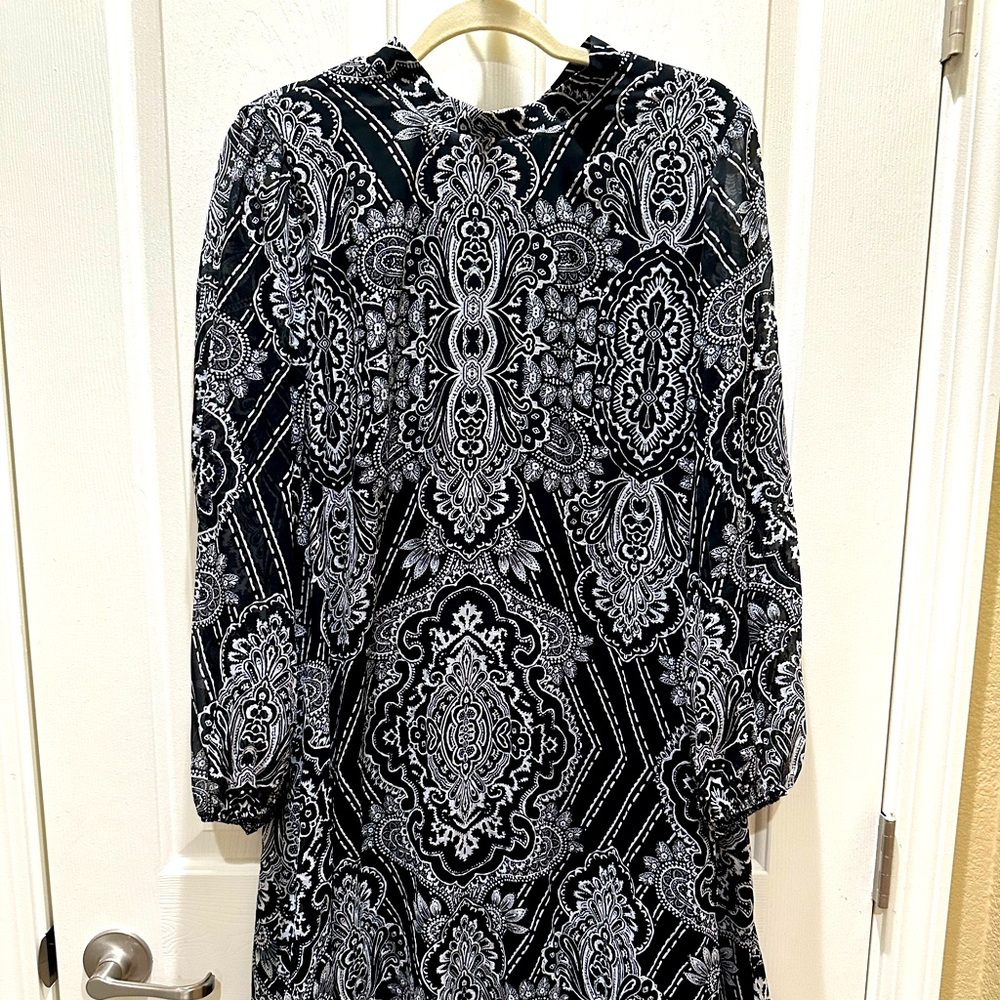 Robbie been cute black and white ladies dress